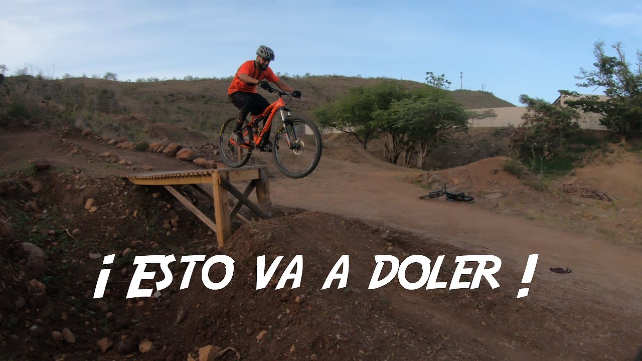 APRENDIENDO COMO HACER SALTOS EN EL SALINAS GRAVITY PARK - Rafy Vega MTB