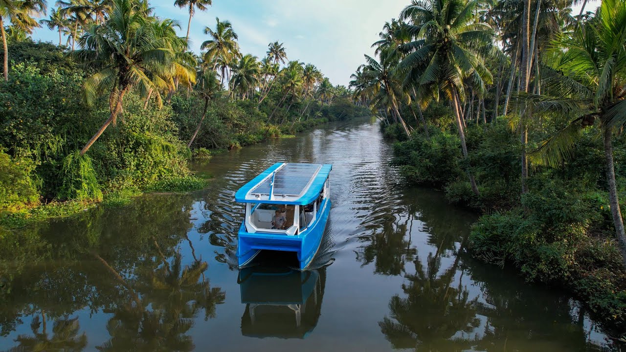 Avalon - The luxury solar-electric boat | Navalt