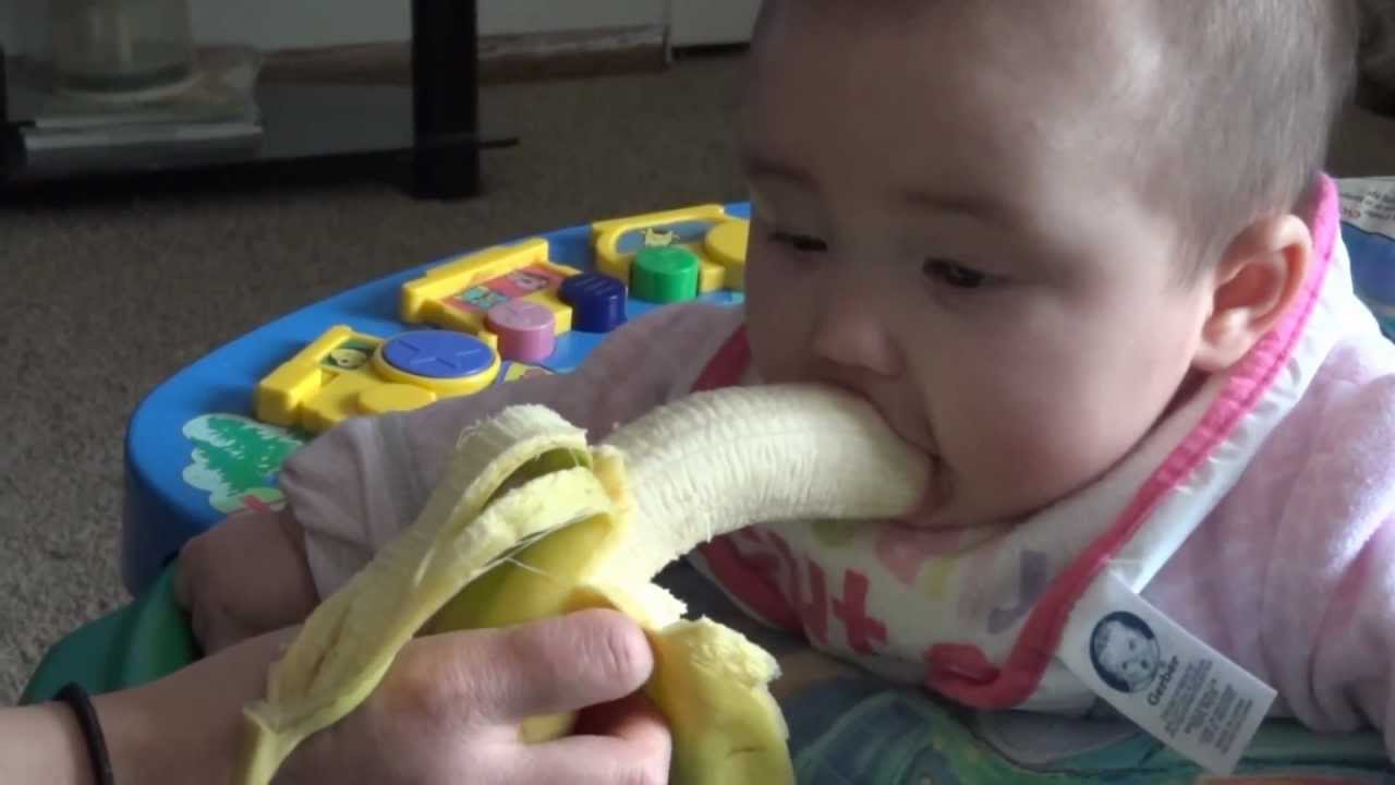 my baby eat banana!