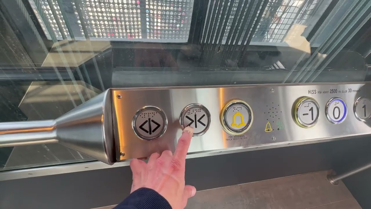 Mitfahrt im Katarinahissen Stockholm