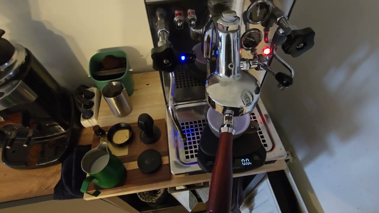 #POV Home Barista: Expobar Brewtus 4, Making a Flat White with a jet lag!