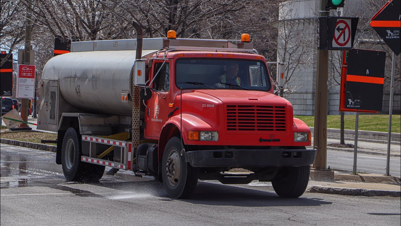 Rare City of Montréal 1990 International S Series Water Tanker Still Working in 2020!