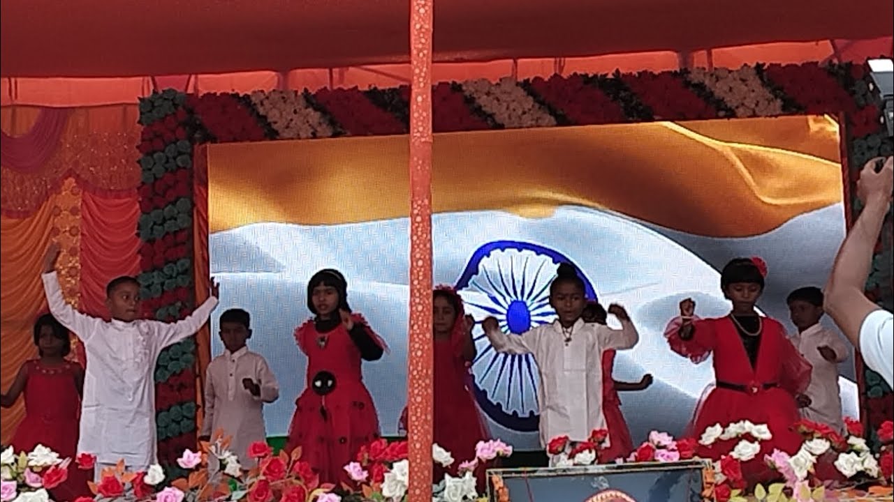 Dekho dekho Taare Zameen par Bumbum bole Dance bye students of Ukg Little champions