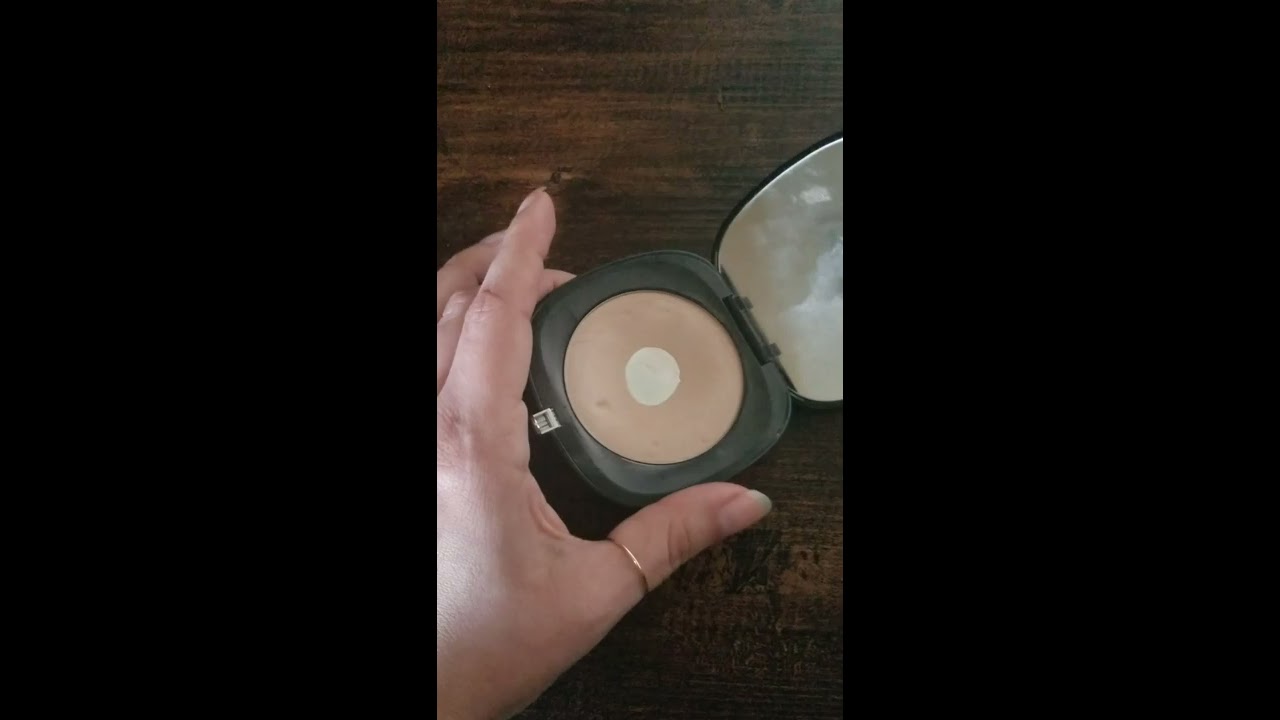 Marc Jacobs  Instant Blurring Beauty Powder