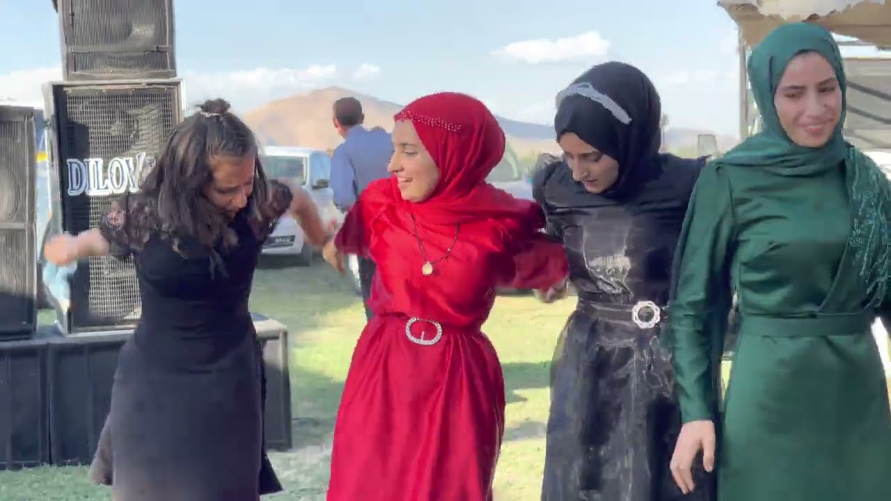 BÖYLE İSTEKLİ BÖYLE COŞKULU BÖYLE İSTEKLİ Mİ OYNANIR