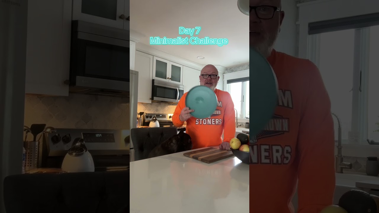 Day 7 Minimalist Challenge - kitchen is done (I think) 