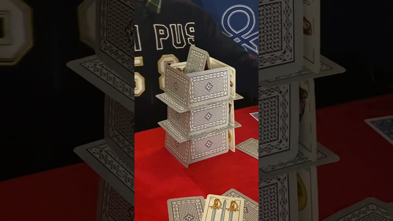 Torre con le carte
