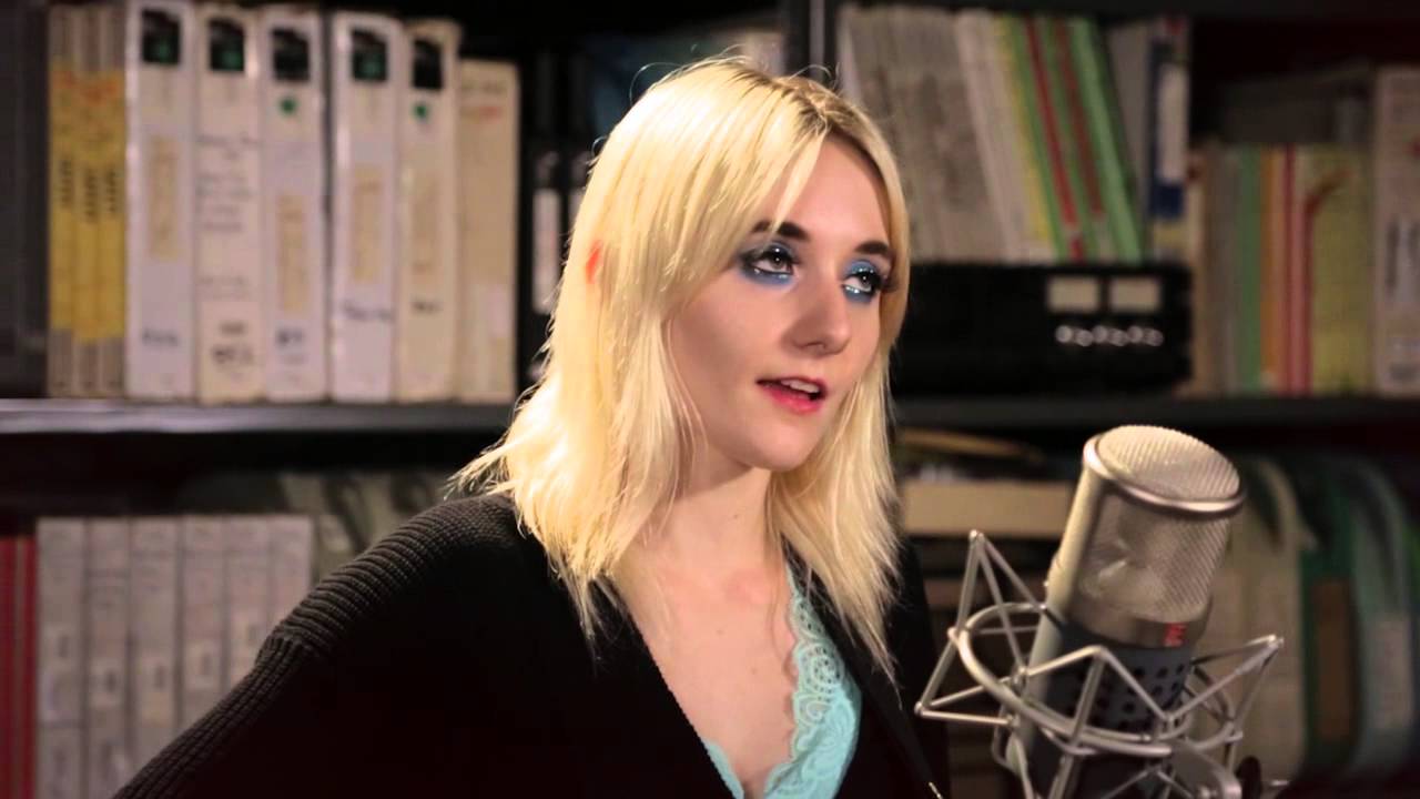 Jessica Lea Mayfield - Standing In The Sun - 10/15/2015 - Paste Studios, New York, NY