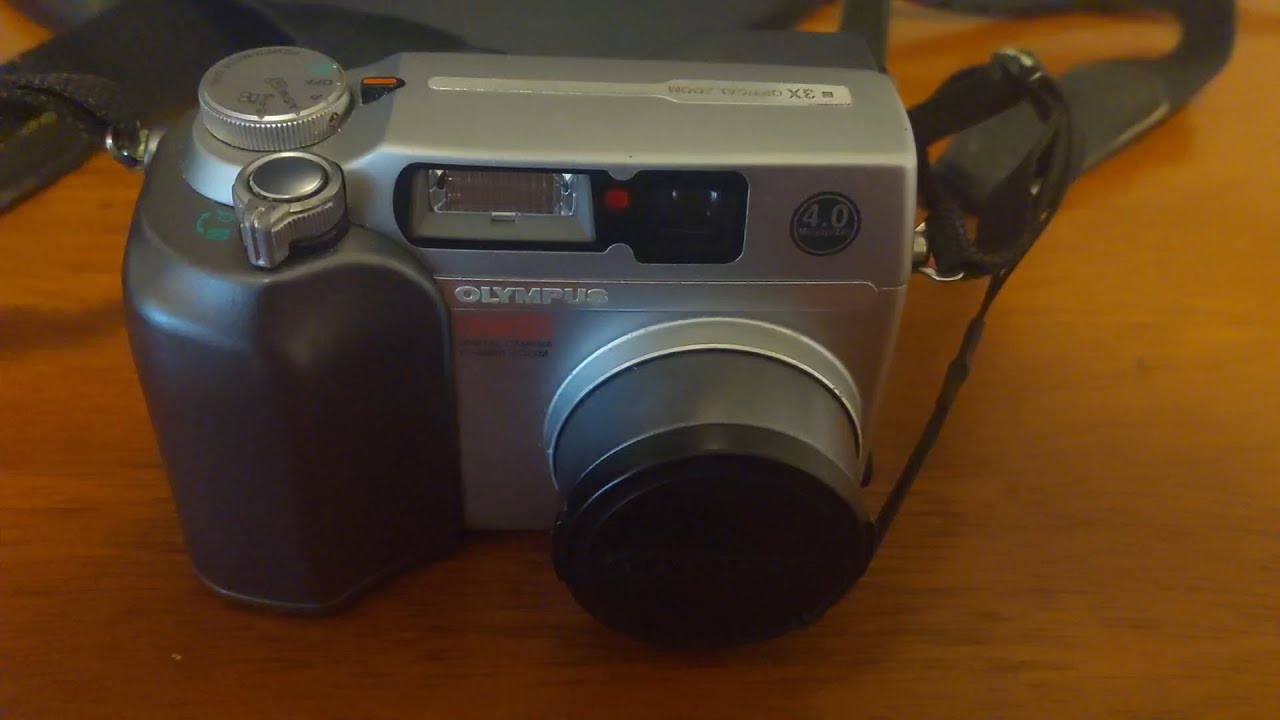 An Old Olympus Digital Camera - Olympus Camedia C-4000 Zoom