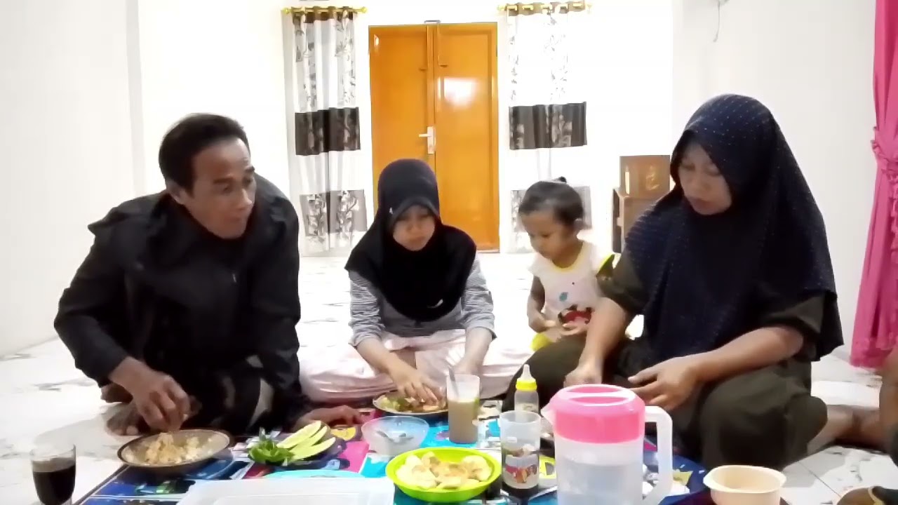 Nikmatnya berbuka puasa di bulan suci Ramadhan 🎀🩷