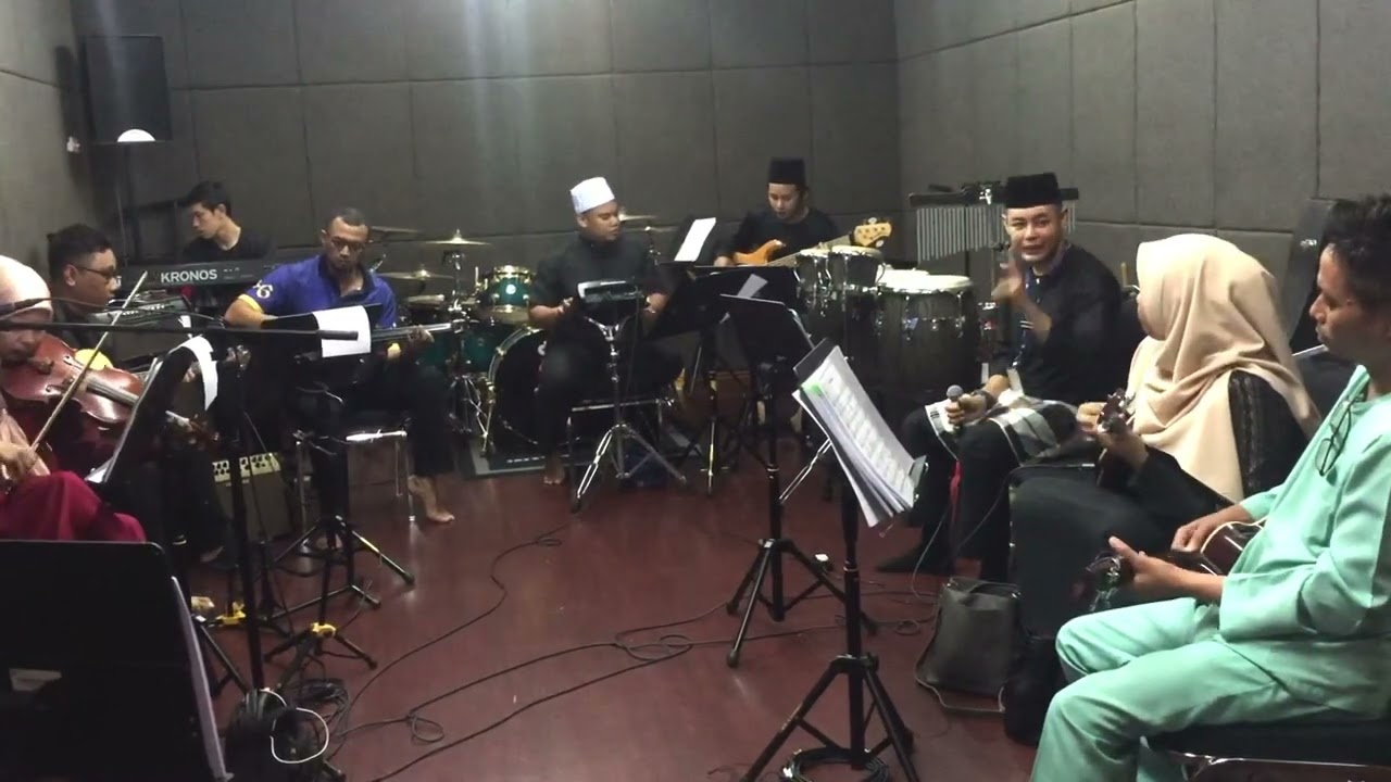 Keroncong Puteri Remaja by 676music (cover)