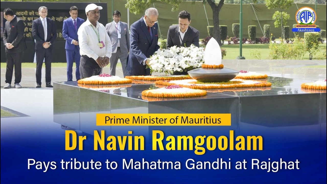 Prime Minister of Mauritius Dr Navin Ramgoolam pays tribute to Mahatma Gandhi at Rajghat