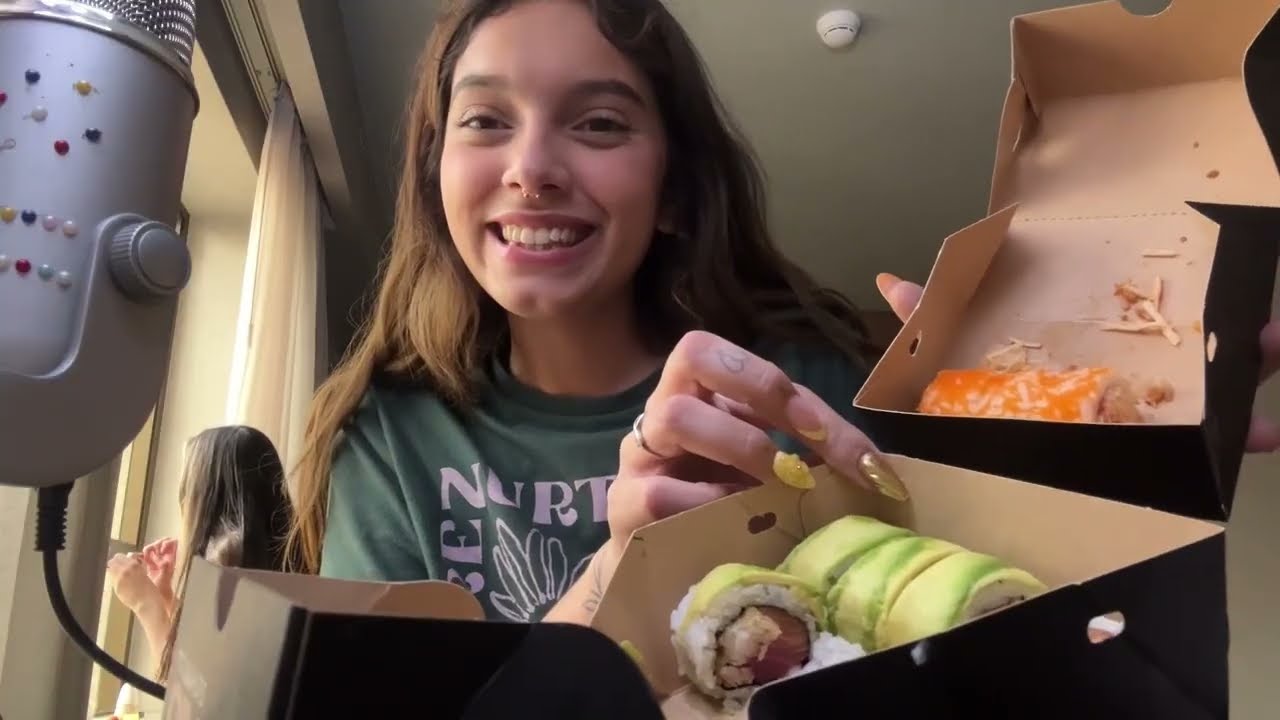 ASMR COMIENDO SUSHI 🍣 🍱| Sonidos Comiendo 👄| SOFIWI