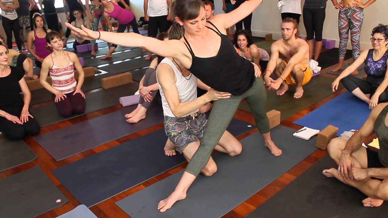 Asana Kitchen: Trikonasana in-depth look with David Garrigues