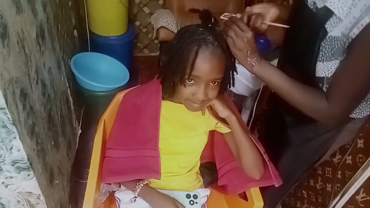 AMAZING: EASIEST WAY OF DOING DREADLOCKS.