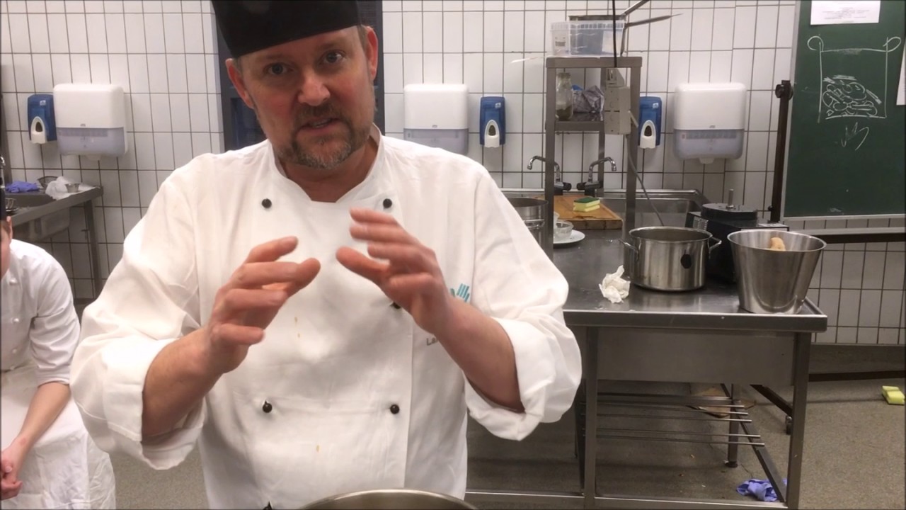 Hønsebouillon vs. Consomme - kokkensbekendelser.dk