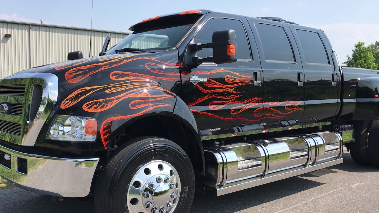Ford F650 2006 года выпуска, 6-дверный, Custom Stretch Conversion Lariat, супертрак с двойными пр...