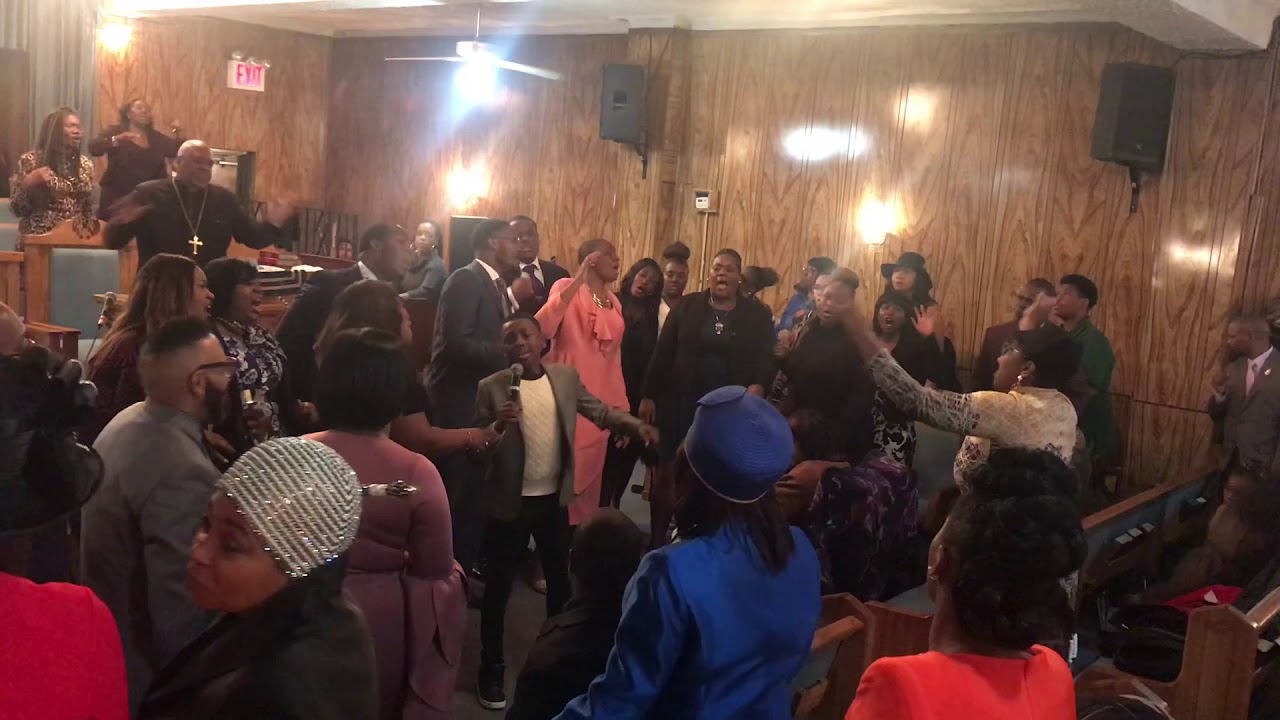 Lady Figueroa, Timiney Figueroa, Miles Canton, and New Life Tabernacle ministering through song