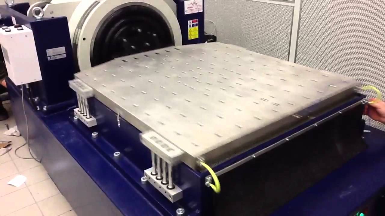ETS Shaker 40kN Slip table 1000mm x 1000mm running on full performance