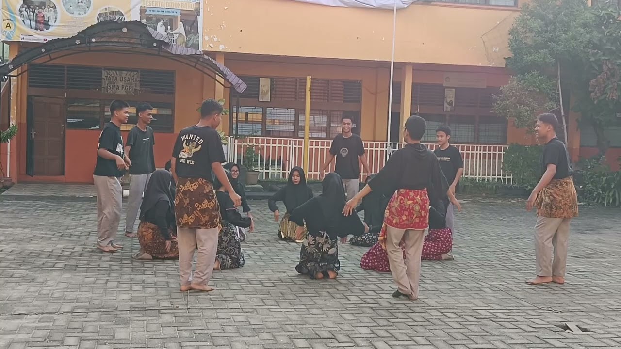 Penampilan kelas XII IPA #fypage #fypyoutube #fypシ゚viral #fyptiktok 