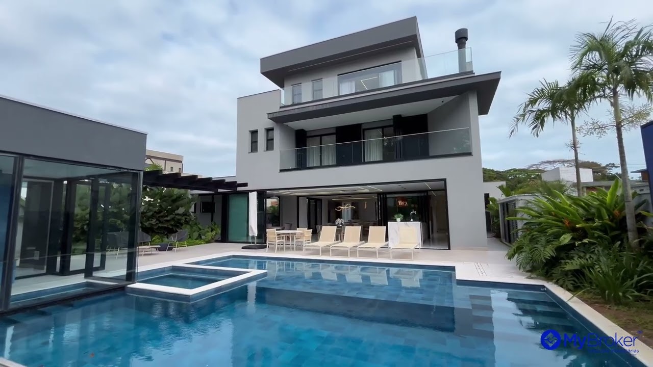 Casa com 7 suítes no módulo 12 da Riviera de São Lourenço