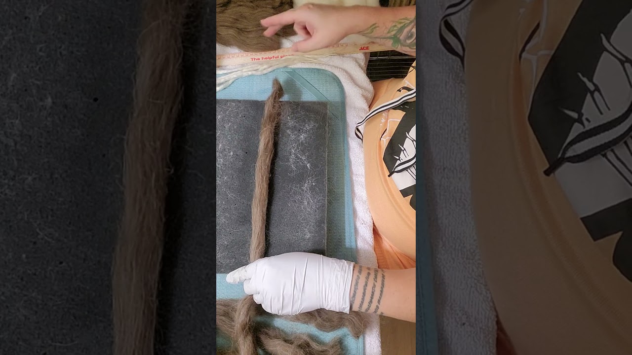 Wool Dreadlocks: Connecting two colors together!!