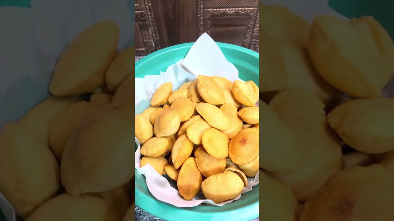 Suji ke Golgappe || Khatta Meetha Pani | सूजी के गोलगप्पे || Panipuri Recipe #monikavatsal #golgappe