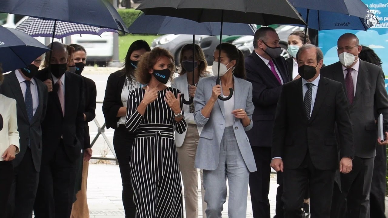 S.M. la Reina preside la Reunión de trabajo con la Fundación Abertis y exposición del 75º UNICEF