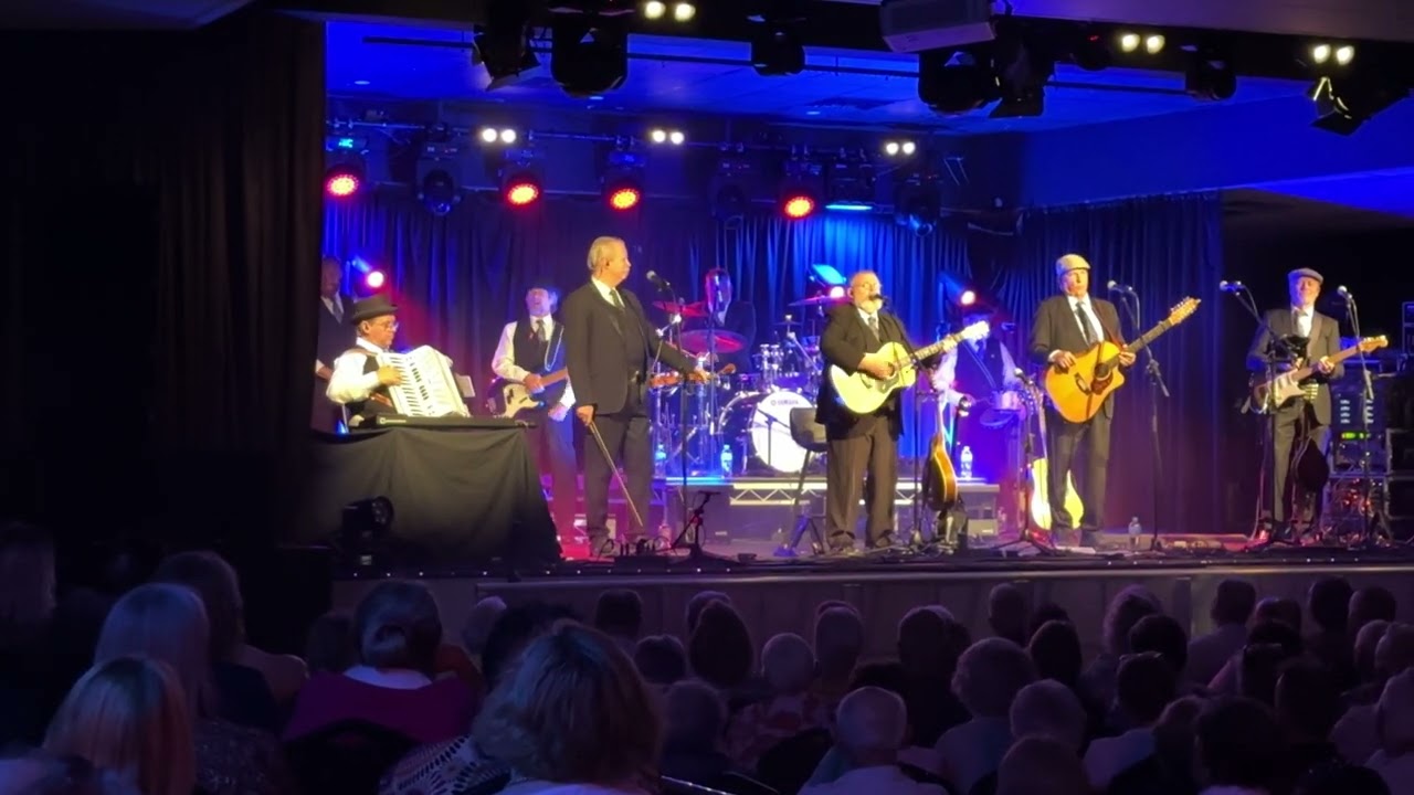 Murphy's Pigs, singing at West Leagues club Tamworth Video number five