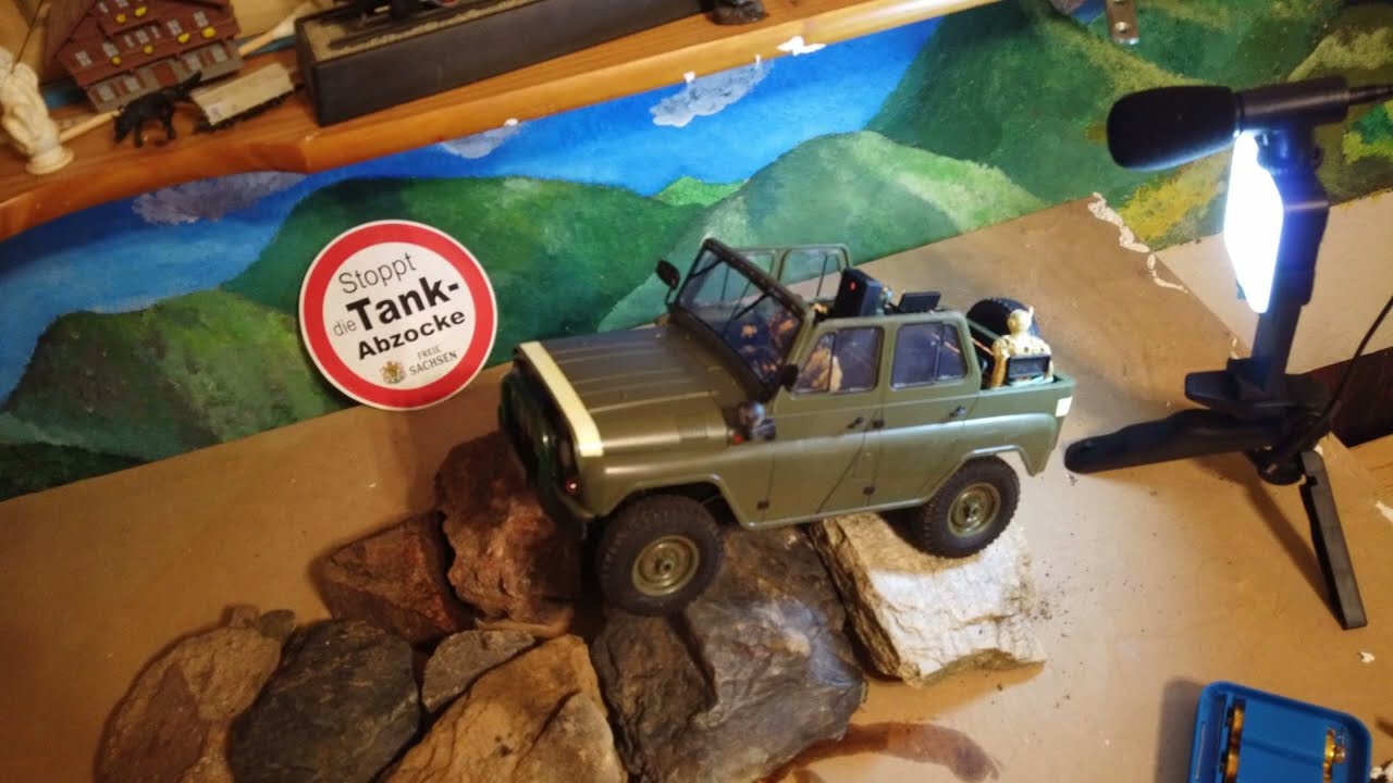 Eine Hofrunde mit dem WPL C 94 UAZ 469