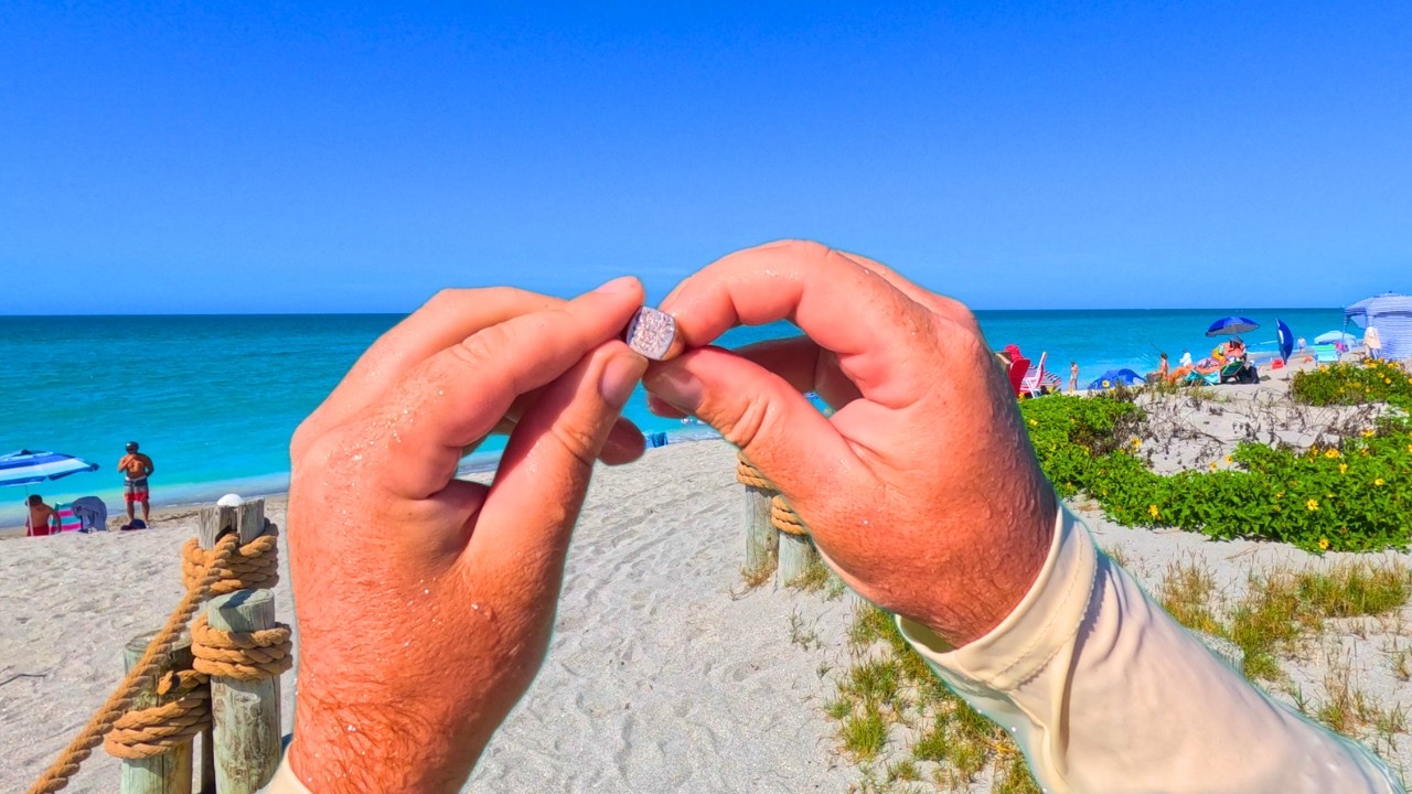 Beach Metal Detecting is BACK! Finding Tourists Lost Jewelry