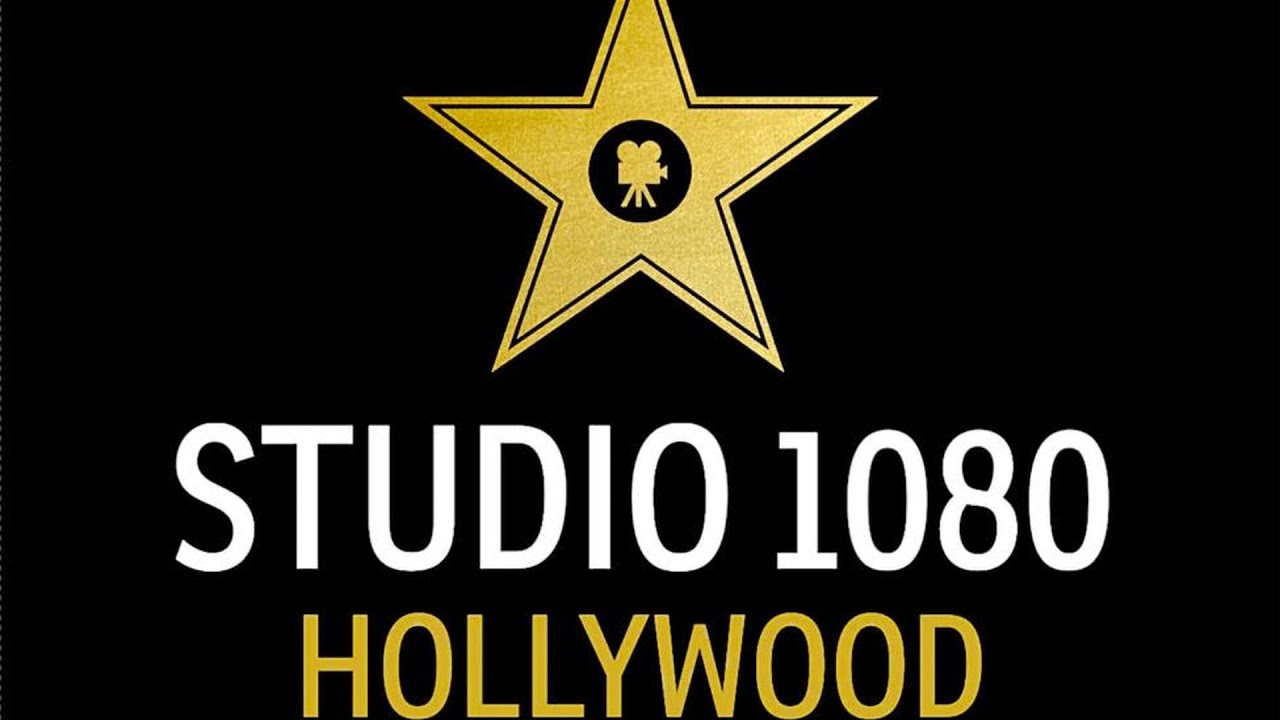 HOLLYWOOD HILLS JETLINER VIEWS at STUDIO 1080 HOLL | Los Angeles (CA), United States | Hotel Review🏠