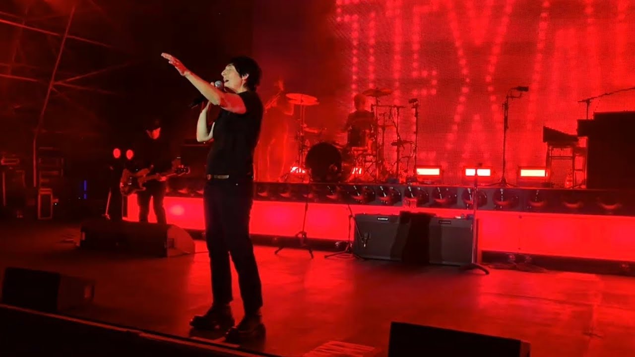 TEXAS  - Suspicious Minds - Live - Margate 