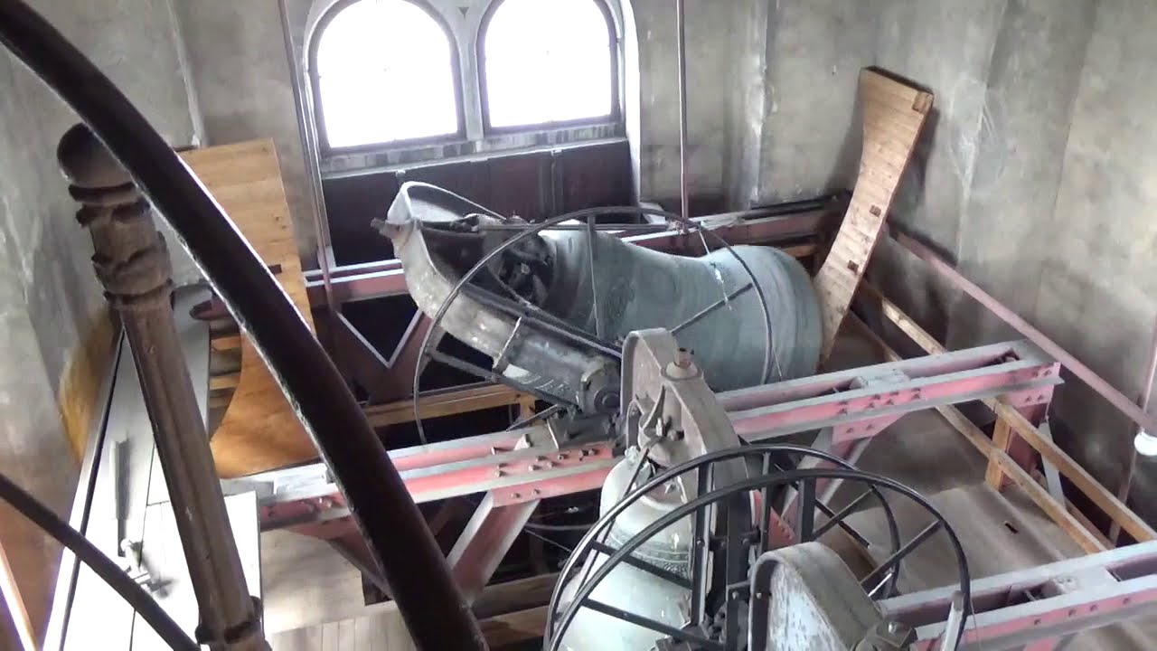 Tyska kyrkans tre kyrkklockor i tornet