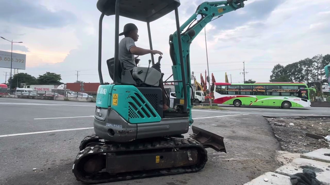 Cobelco sk13sr hàng bãi Nhật mới về chân thụt thò bơm bitton tay láy cặp hong 0968809095