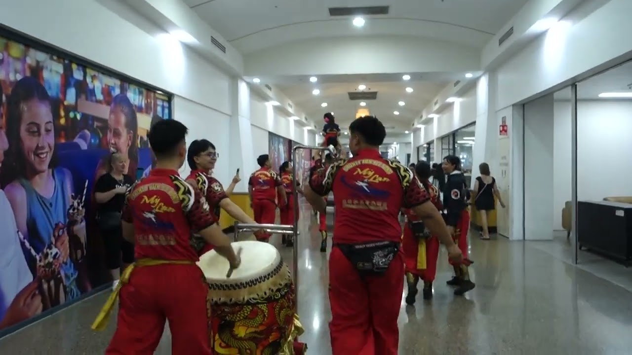 Lion Dancing at The Grove Homemaker Centre and Fashion Spree