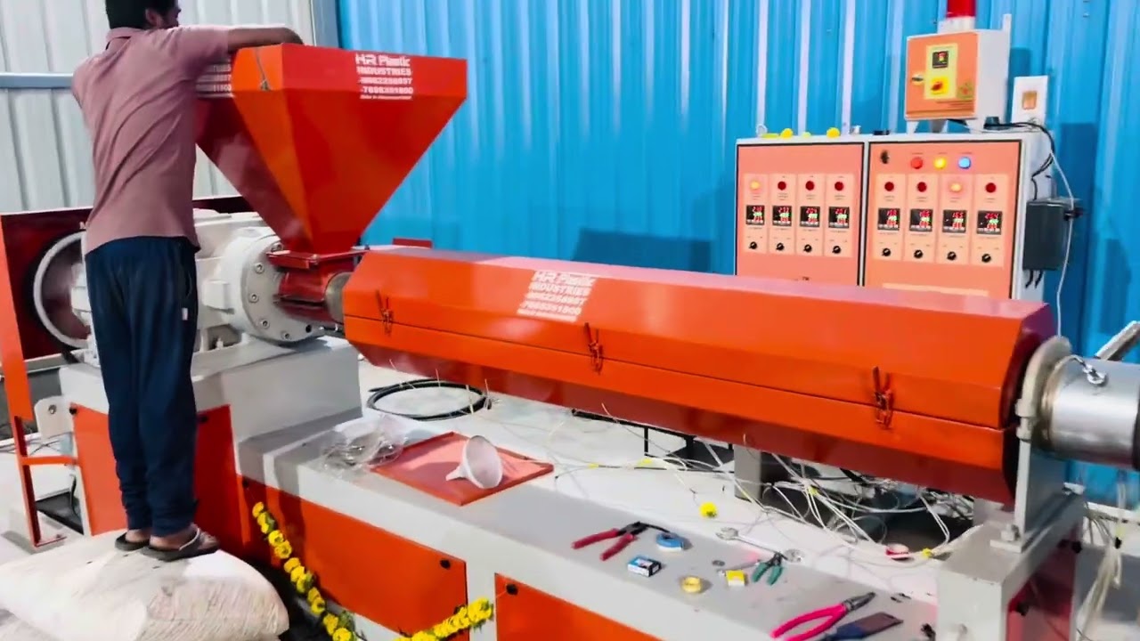 PLASTIC DANA MACHINE SETUP BY H R PLASTIC INDUSTRIES IN NASHIK MH