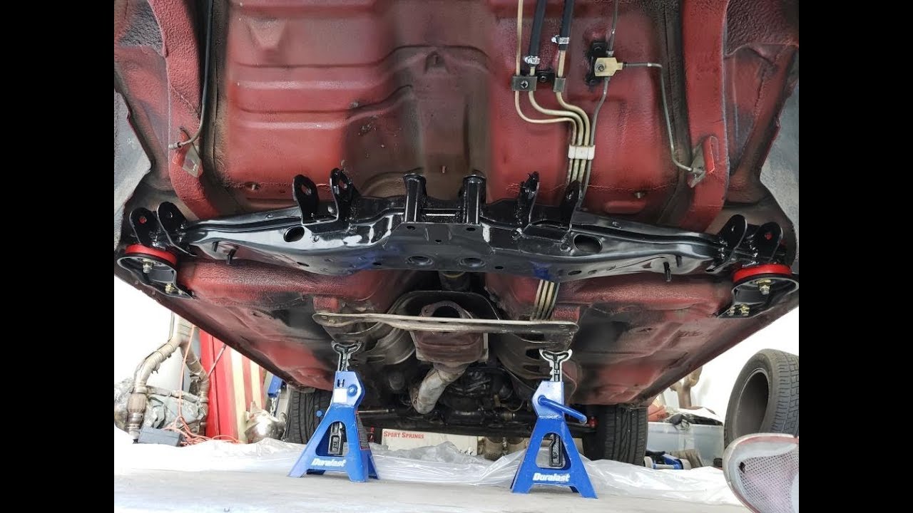 300zx z31 Rear Suspension Overhaul Part 3 (clean, paint & install Polyurethane bushings)