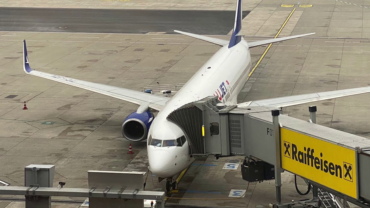 AndoluJet (for Turkish Airlines) Vienna to Istanbul SAW