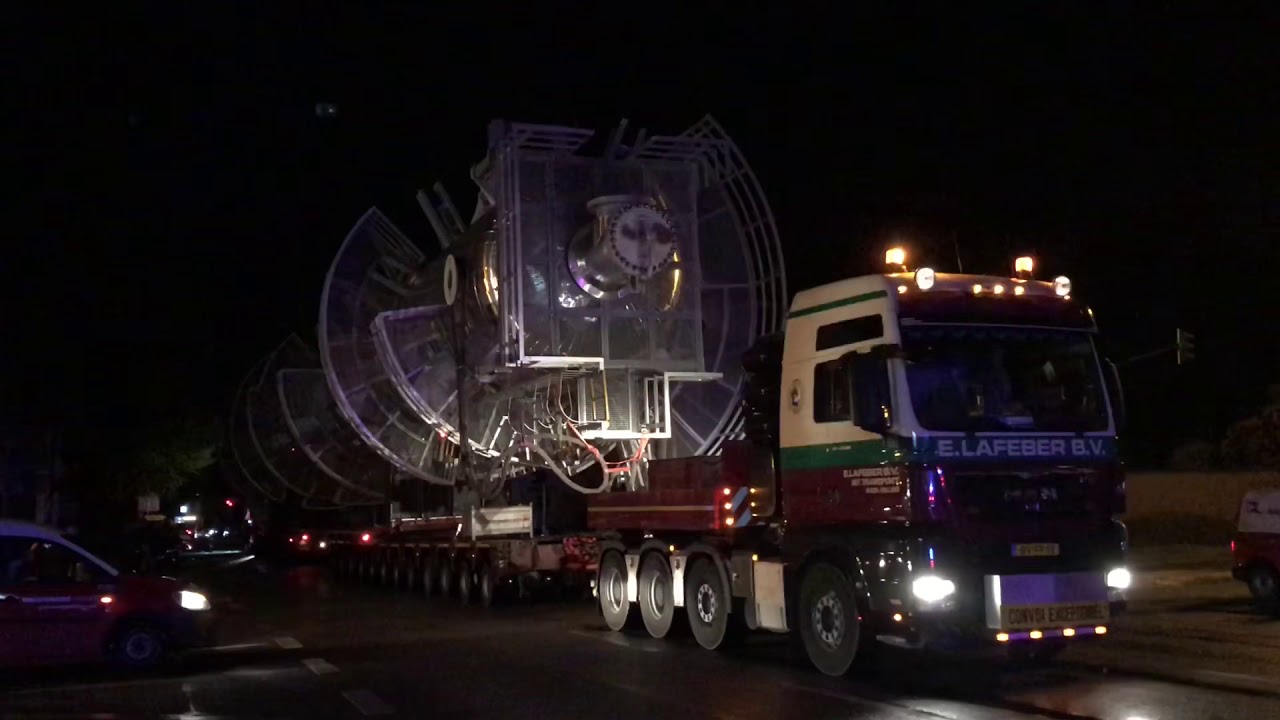 Schwertransport in Kleve von der Firma Winkels durch Wagenborg 230t 53m Länge