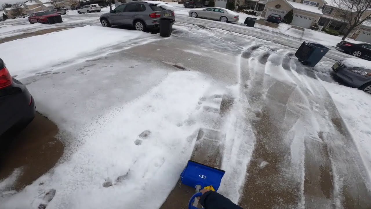 Snow Joe 323E 10AMP Electric Snow Shovel Quick Review