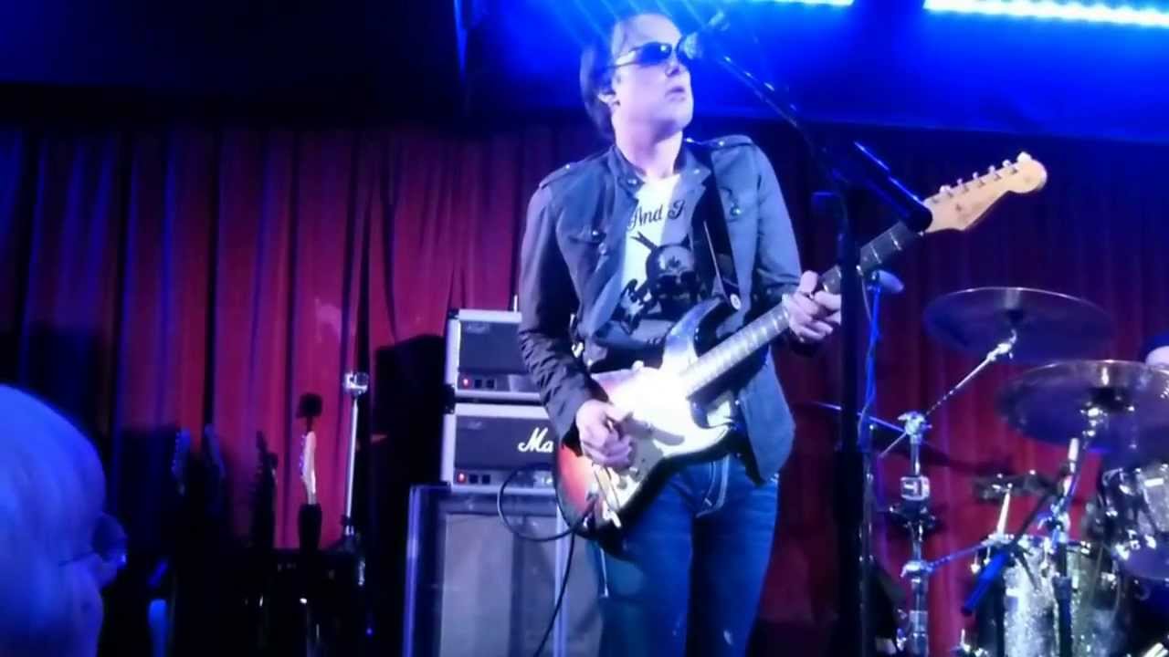 Joe Bonamassa's Blues Deluxe at The Borderline, London. Bonatube 2013