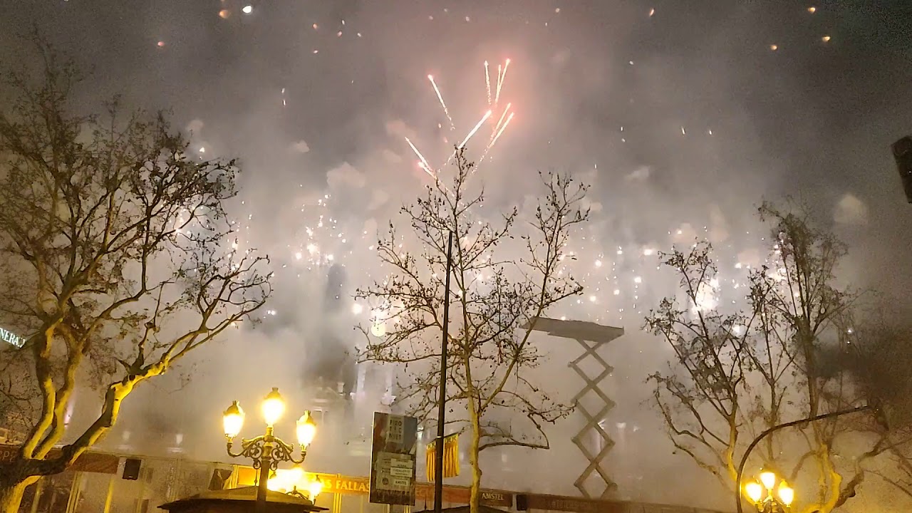 Fallas Valencia 2019 - Nit de l'Alba - 15-03-2018 Pirotecnia Pe&ntilde;arroja