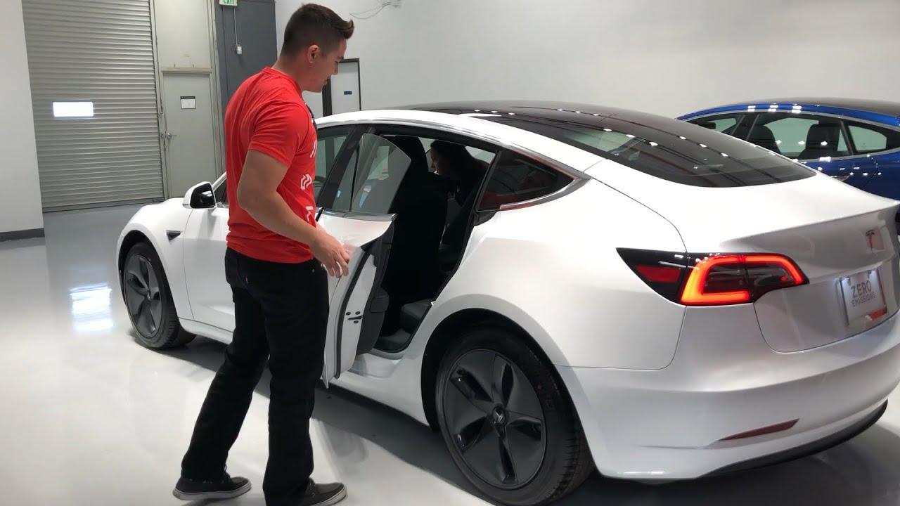 The Tesla Model 3 Delivery Experience