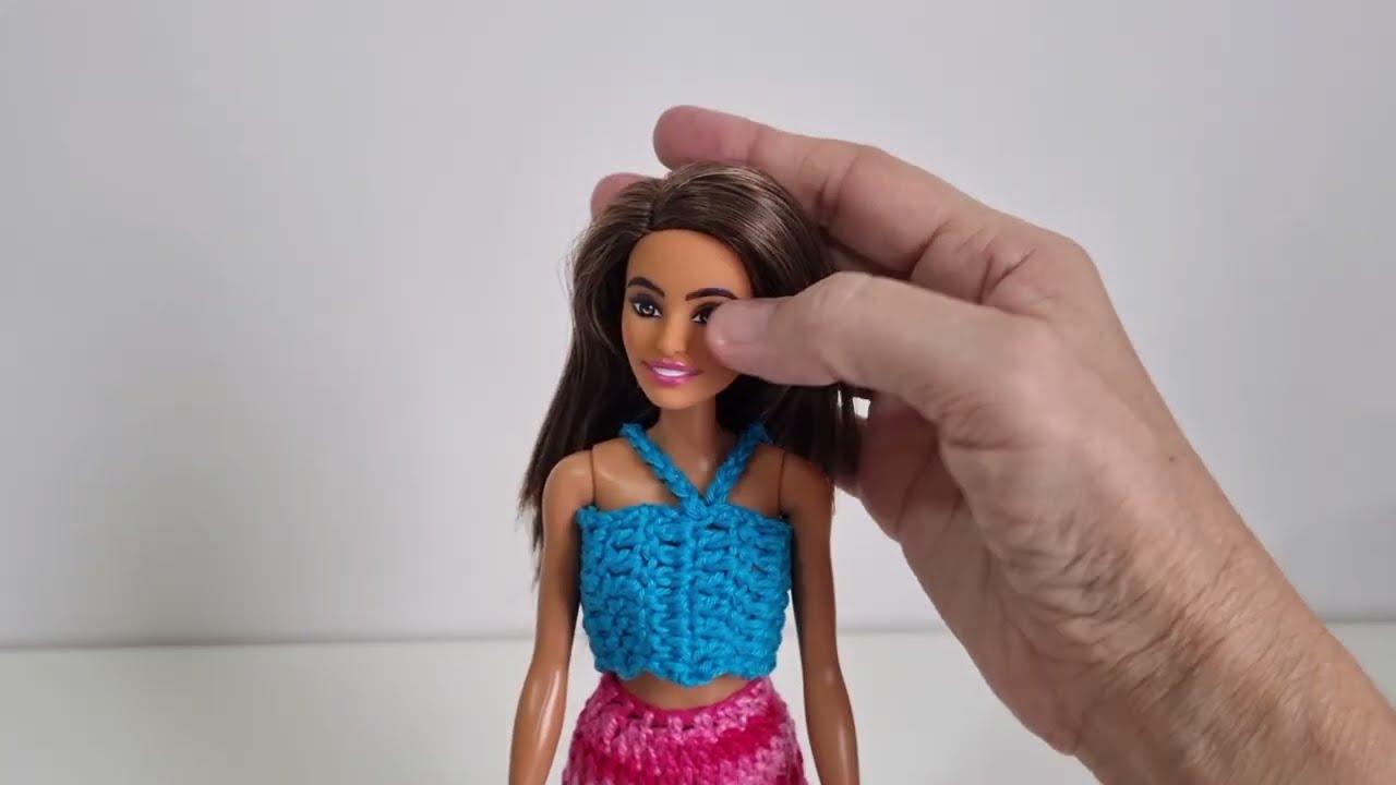 Como fazer top blusinha em crochê para boneca. 