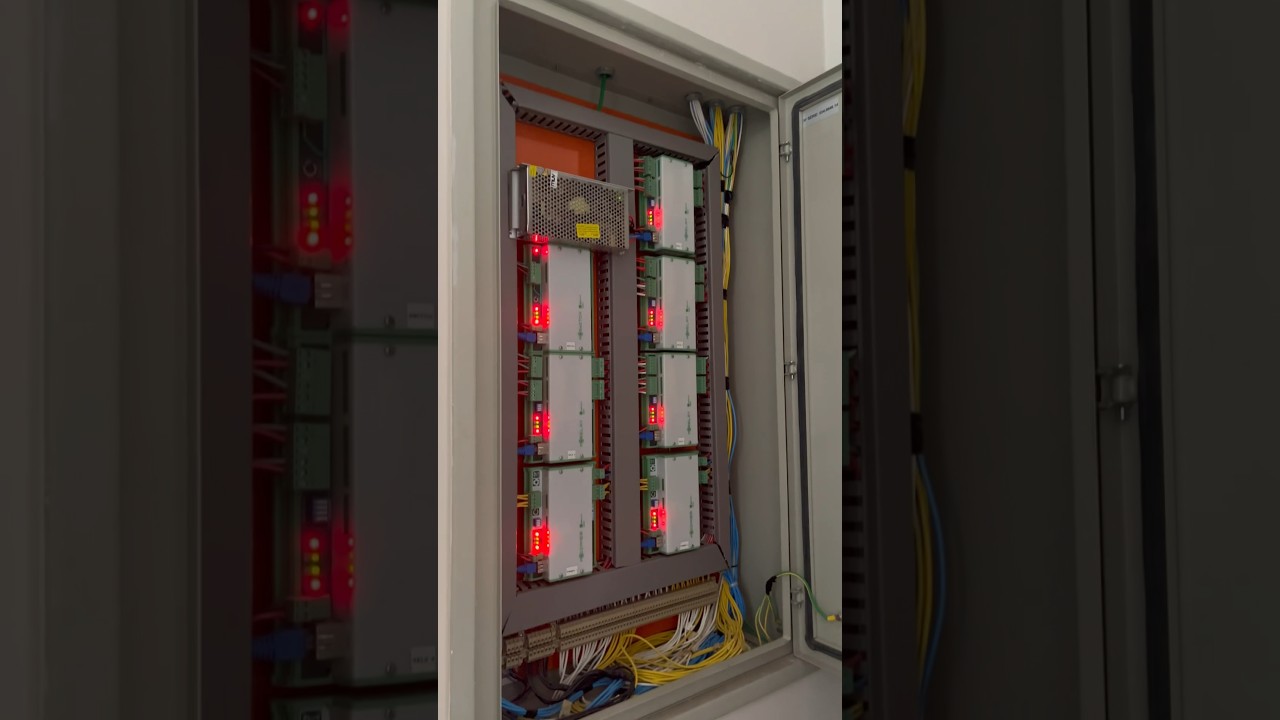 Quadro de comando automa&ccedil;&atilde;o residencial, redes e disjuntores. #alexa #casainteligente #automacao