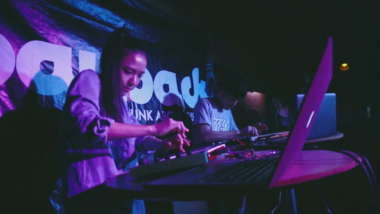 AKAI 