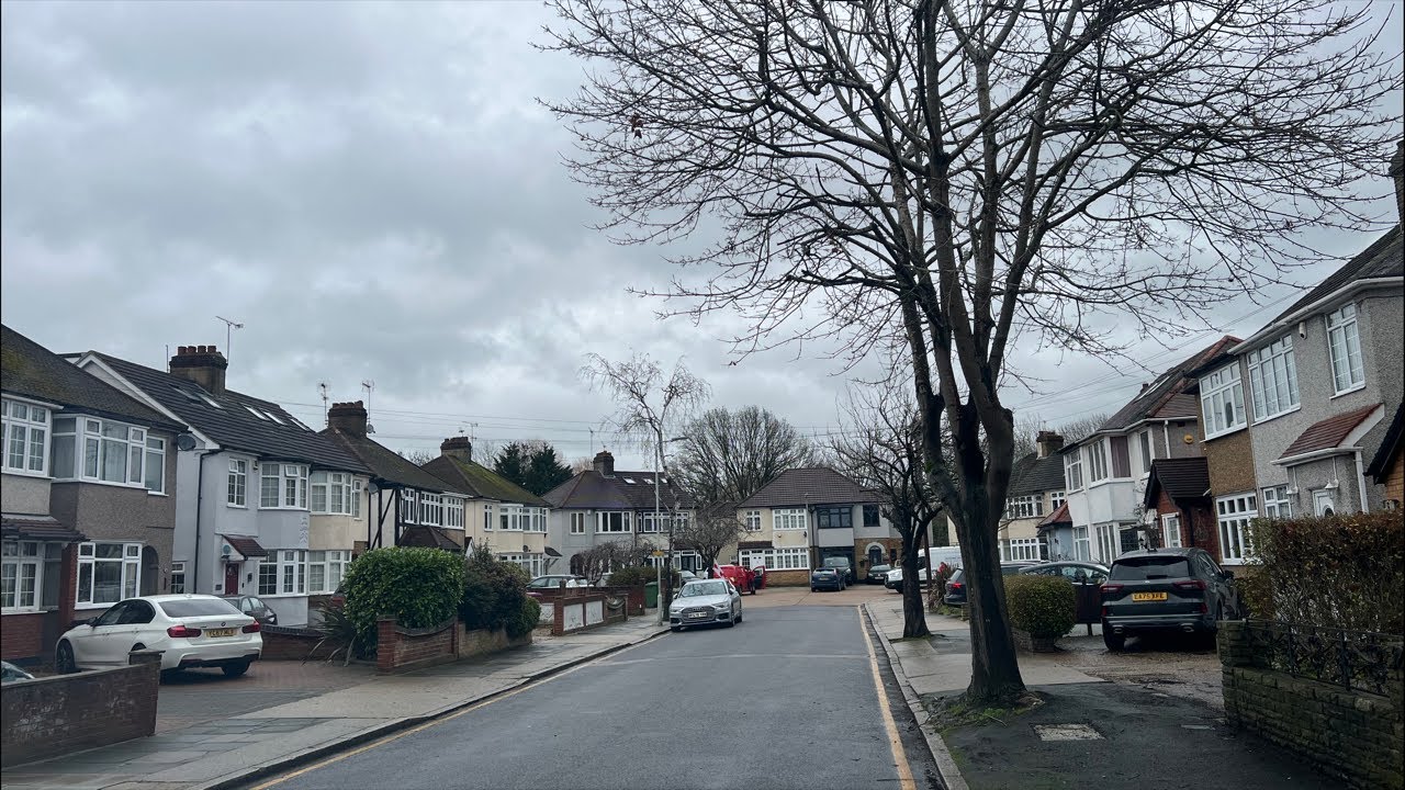 Afternoon Drive in London from Romford to Dagenham ( UK POV )