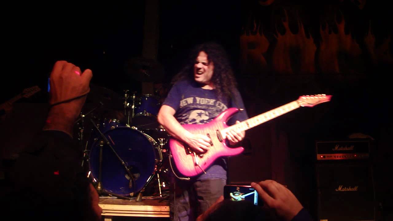 Vinnie Moore 3 diciembre Sevilla While my guitar gently weeps