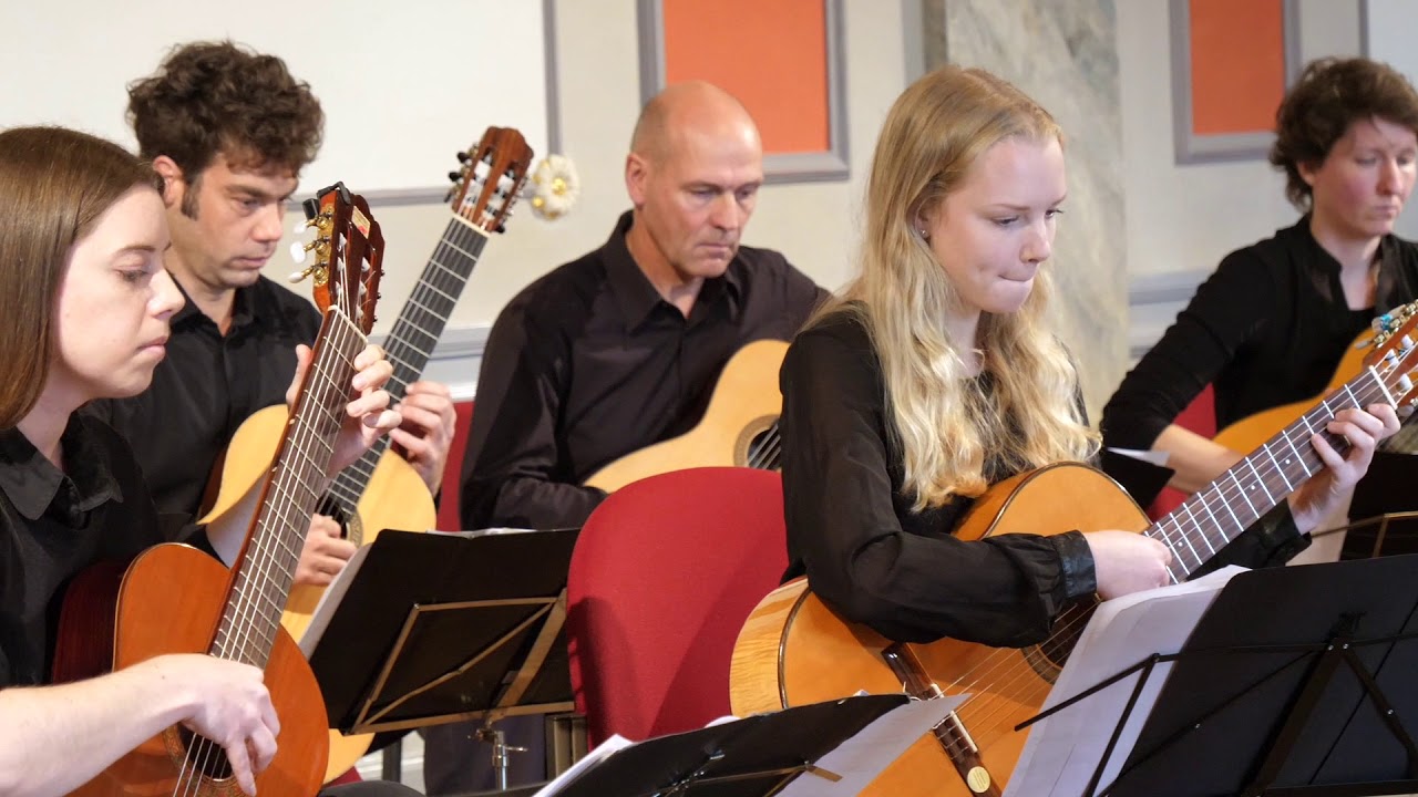 Nürtinger Gitarrenorchester spielt Gabriel Fauré: Pavane Opus 50